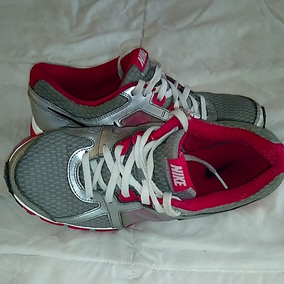 Women's Nike Dual Fusion Gray/Pink Running Shoes 6 - Picture 2 of 7